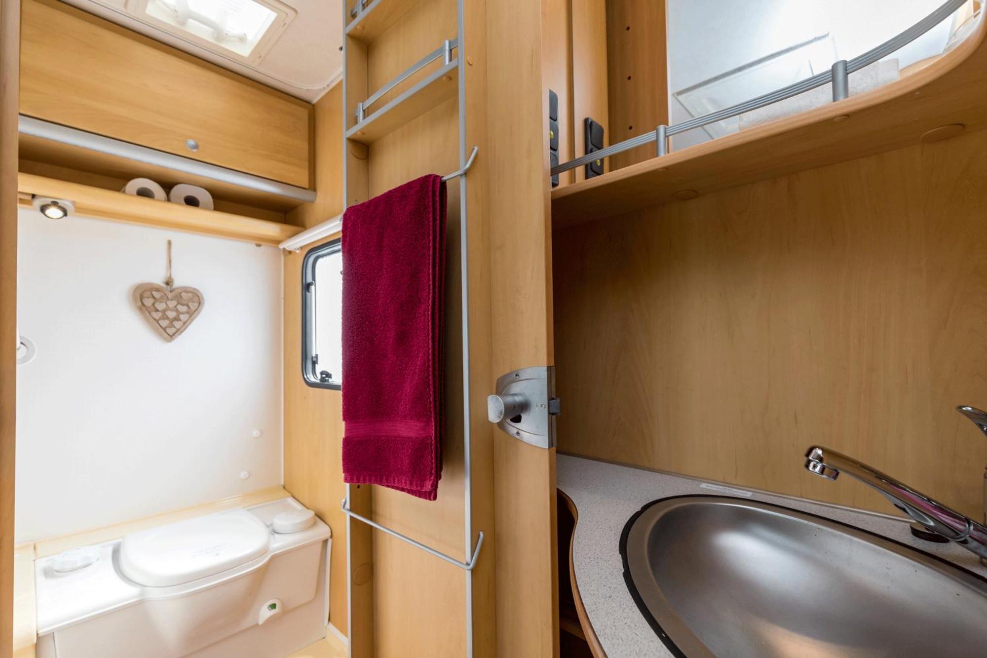 Cosy Caravan On Luxury Campsite Hulme End 外观 照片